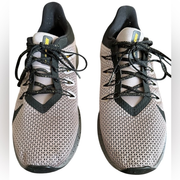 Nike Quest 2 SE Pumice Black Coral Stardust colorway Size 8.5 - Picture 2 of 7